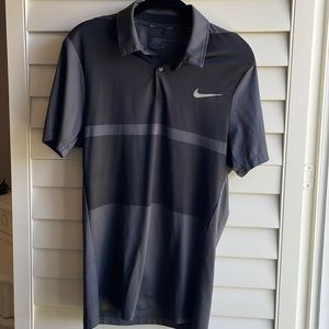Nike Mens golf shirt, dri-fit fabric, size small, modern fit, gray with black